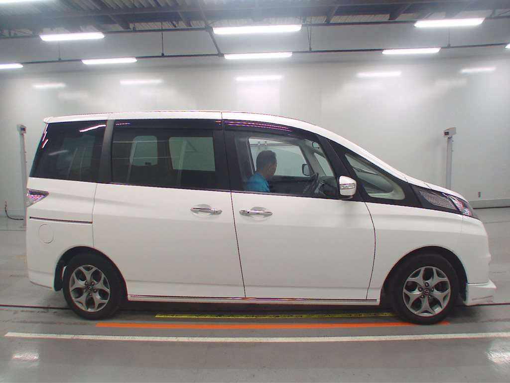 2014 Mazda Biante CCFFW[2]