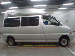 2002 Toyota Grand Hiace