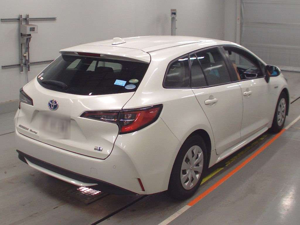 2020 Toyota Corolla Touring Wagon ZWE211W[1]