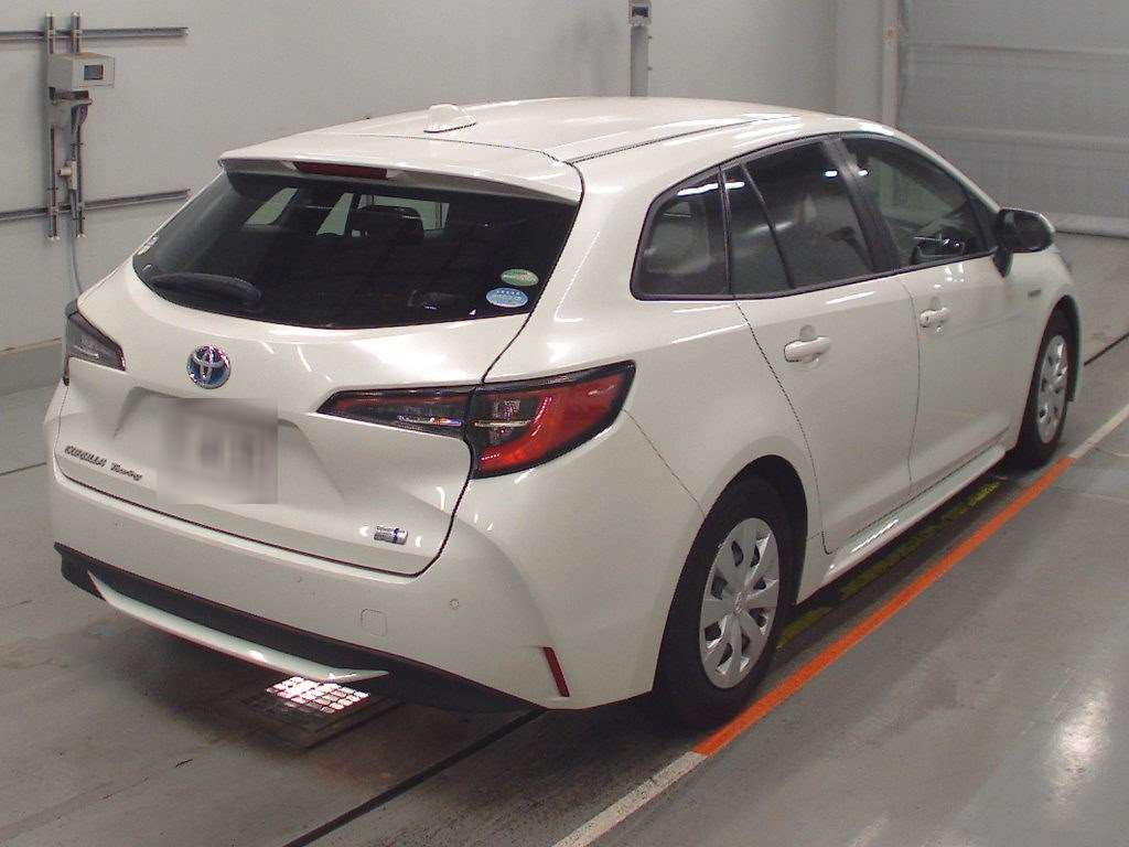 2020 Toyota Corolla Touring Wagon ZWE211W[1]