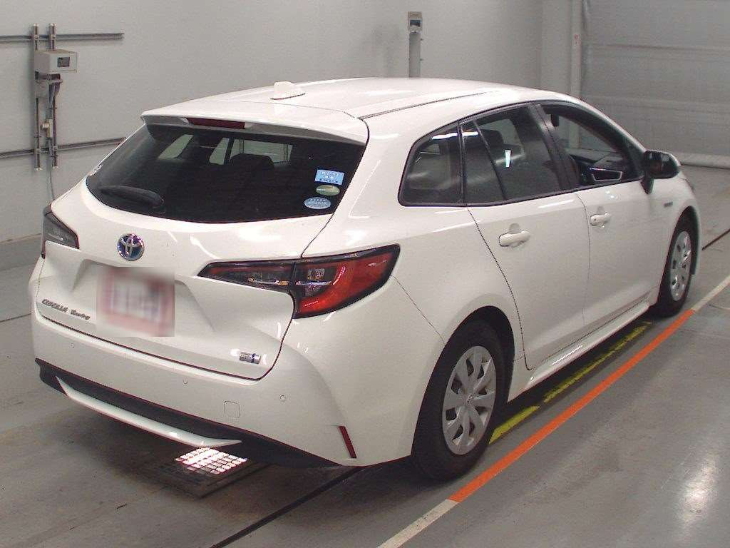 2019 Toyota Corolla Touring Wagon ZWE211W[1]