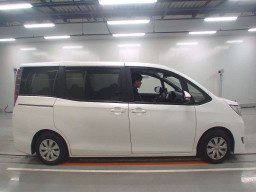 2019 Toyota Noah