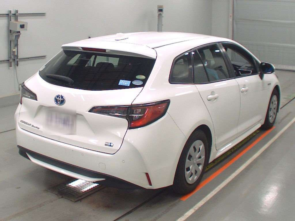 2019 Toyota Corolla Touring Wagon ZWE211W[1]