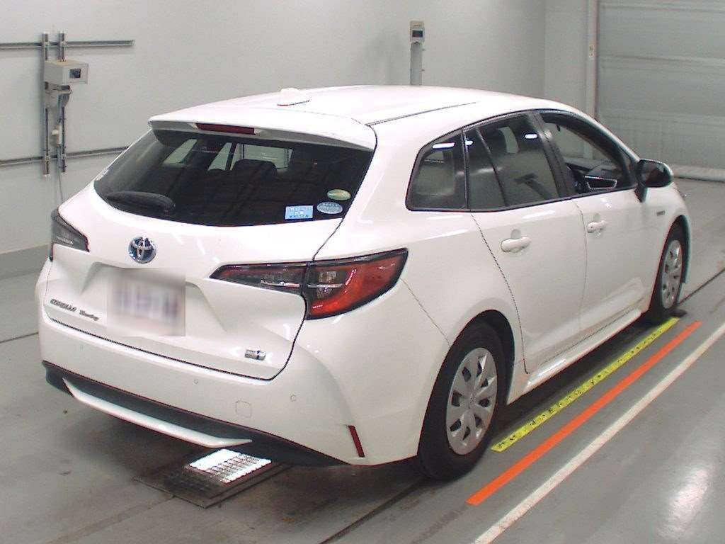 2019 Toyota Corolla Touring Wagon ZWE211W[1]