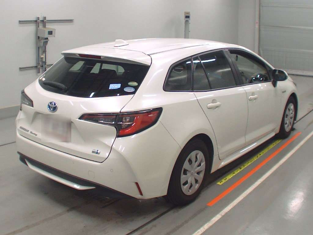 2020 Toyota Corolla Touring Wagon ZWE211W[1]