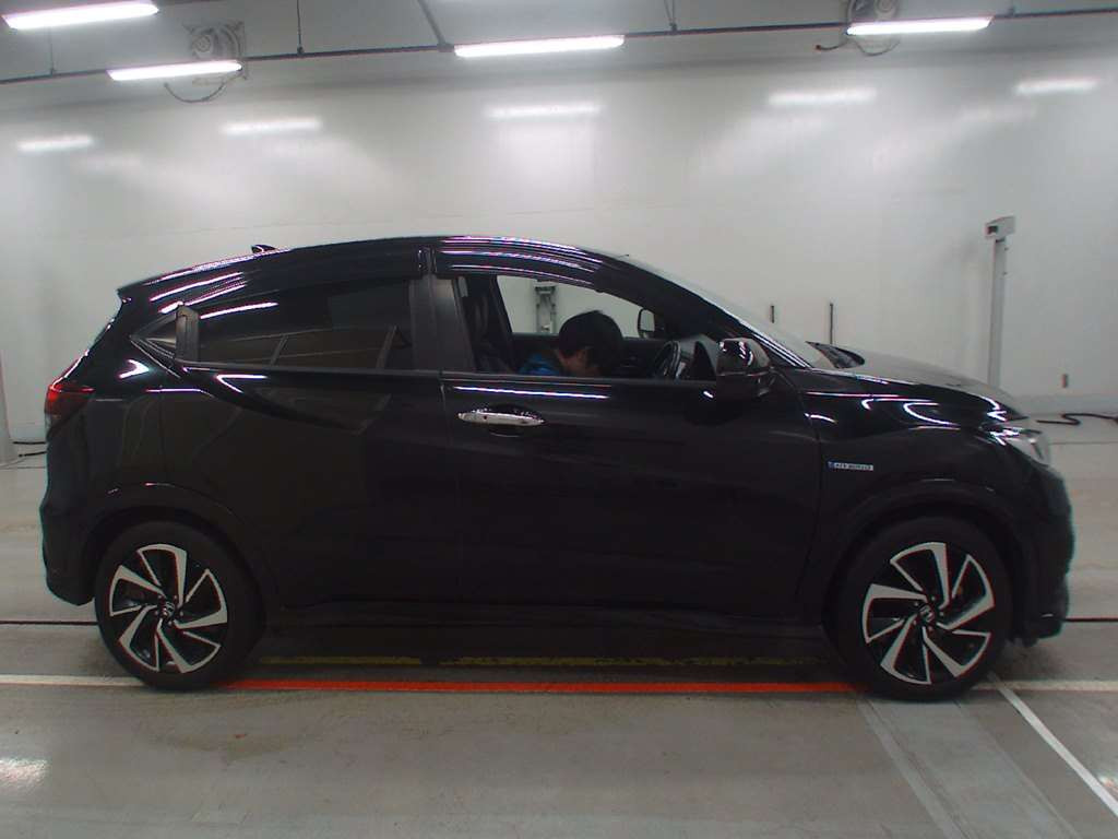 2020 Honda VEZEL RU3[2]