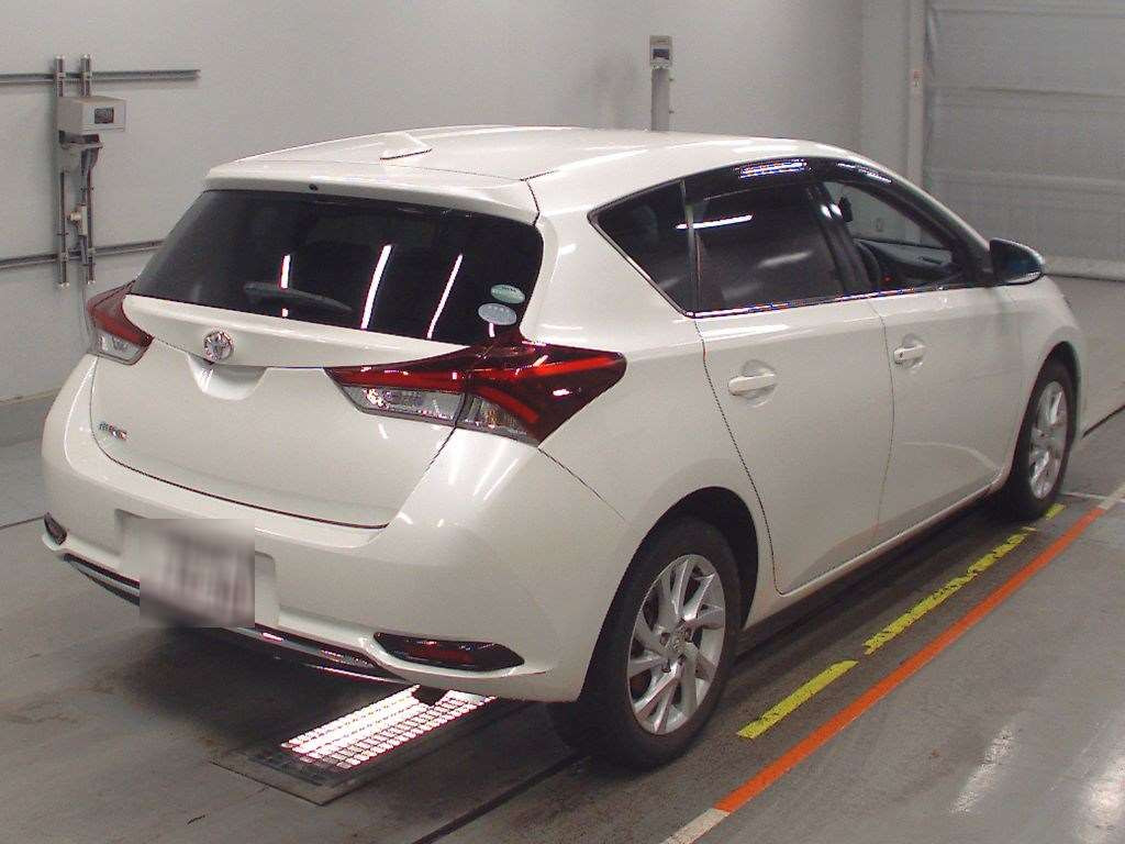 2017 Toyota Auris NZE181H[1]