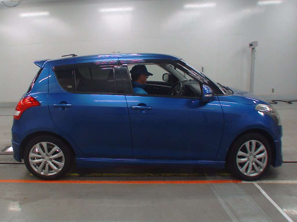 2013 Suzuki Swift ZC72S[2]