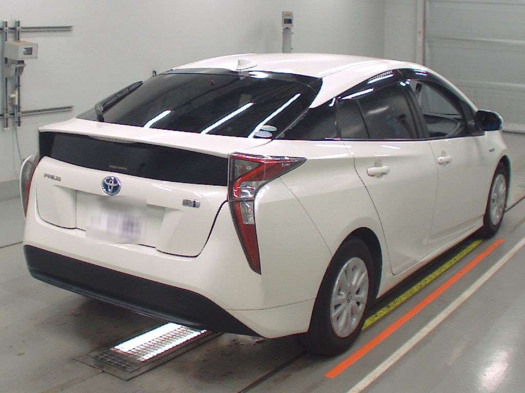 2018 Toyota Prius ZVW50[1]