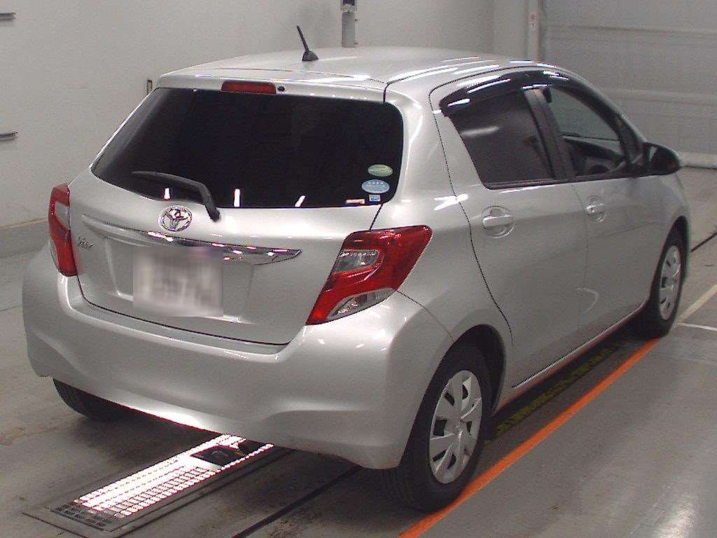 2014 Toyota Vitz NSP130[1]