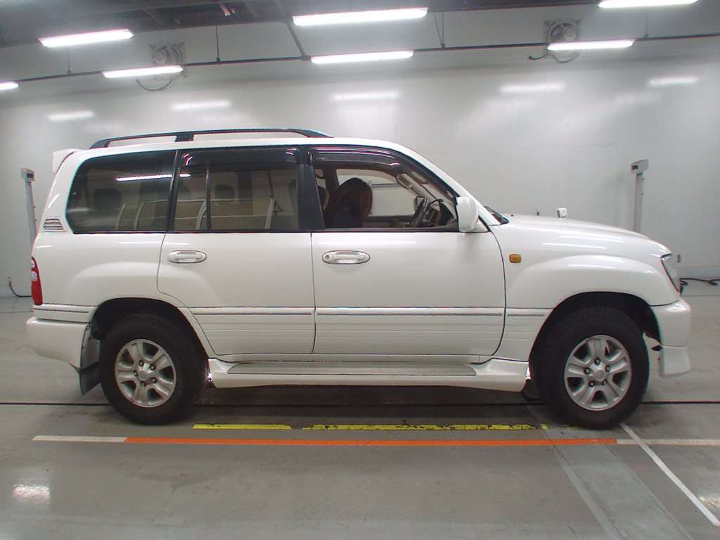 2003 Toyota Land Cruiser 100 UZJ100W[2]