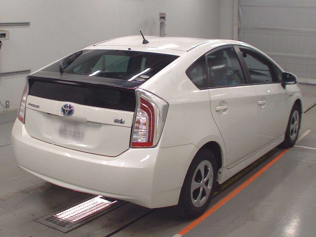 2013 Toyota Prius ZVW30[1]