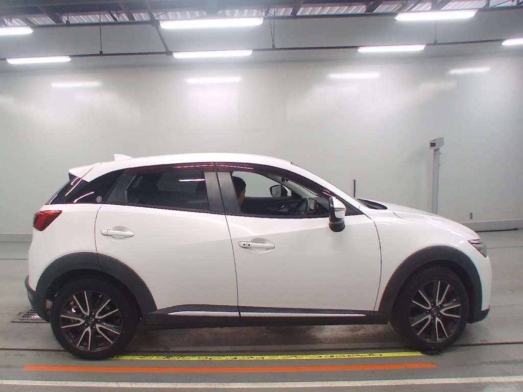 2016 Mazda CX-3 DK5FW[2]