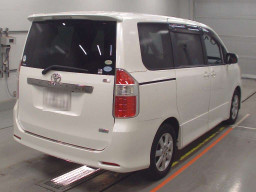 2008 Toyota Noah