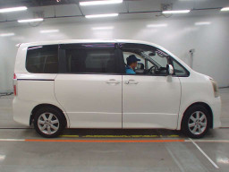 2008 Toyota Noah