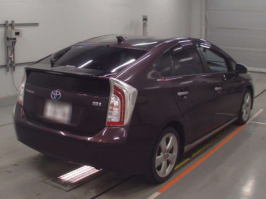 2013 Toyota Prius ZVW30[1]