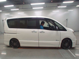 2015 Nissan Serena