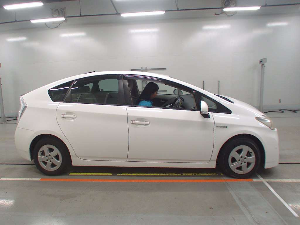 2009 Toyota Prius ZVW30[2]