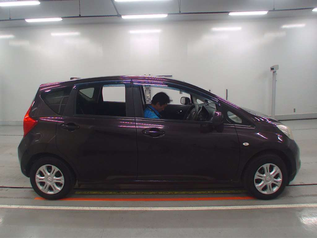 2013 Nissan Note E12[2]