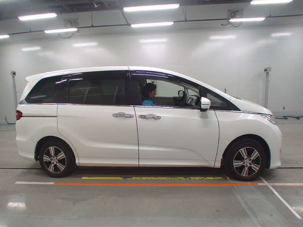 2013 Honda Odyssey RC2[2]