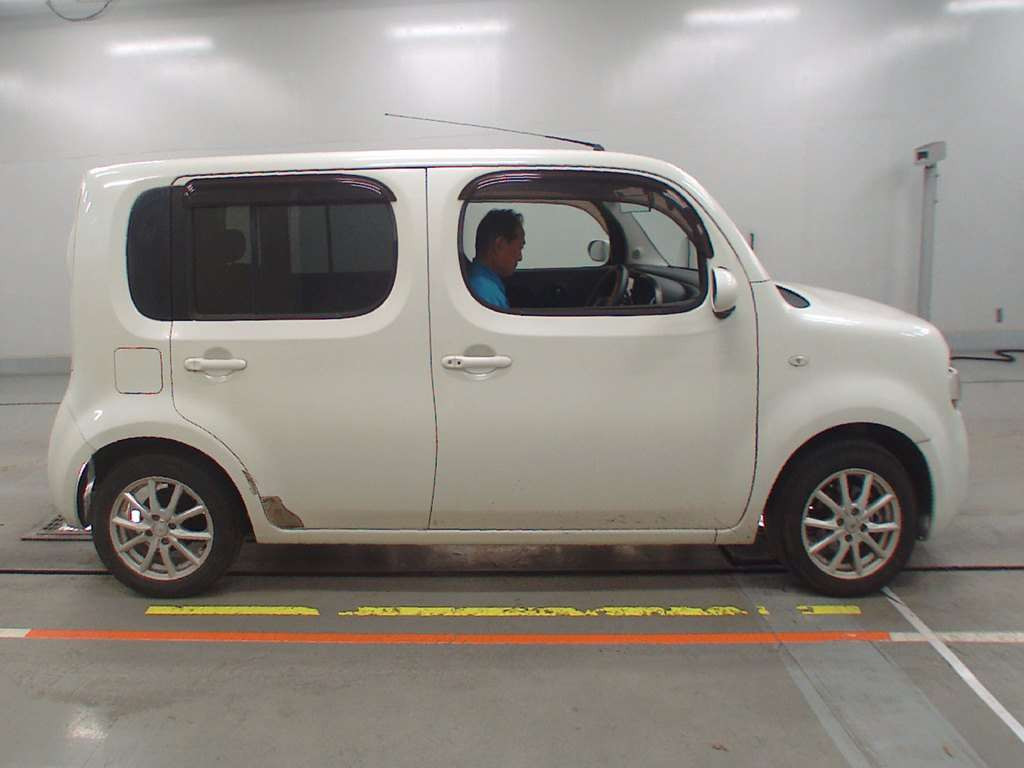 2011 Nissan Cube Z12[2]