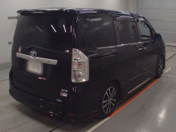 2009 Toyota Voxy