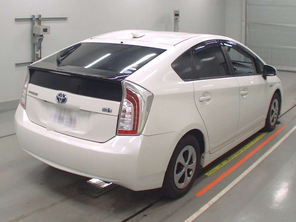 2014 Toyota Prius ZVW30[1]