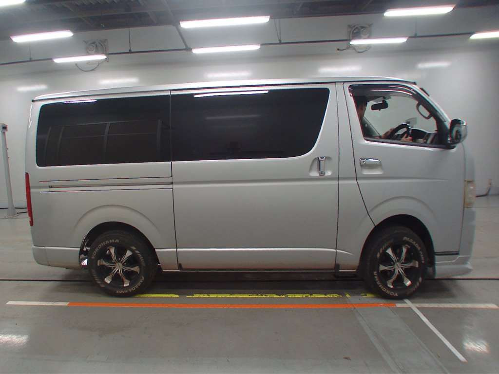 2007 Toyota Hiace Van KDH205V[2]