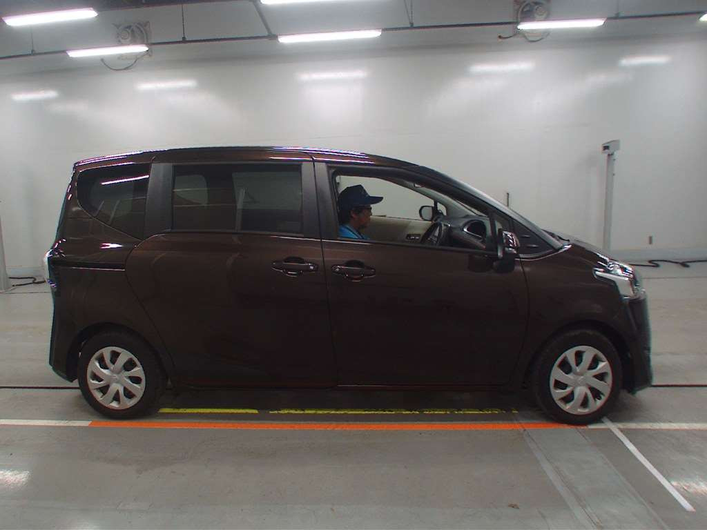 2016 Toyota Sienta NSP170G[2]