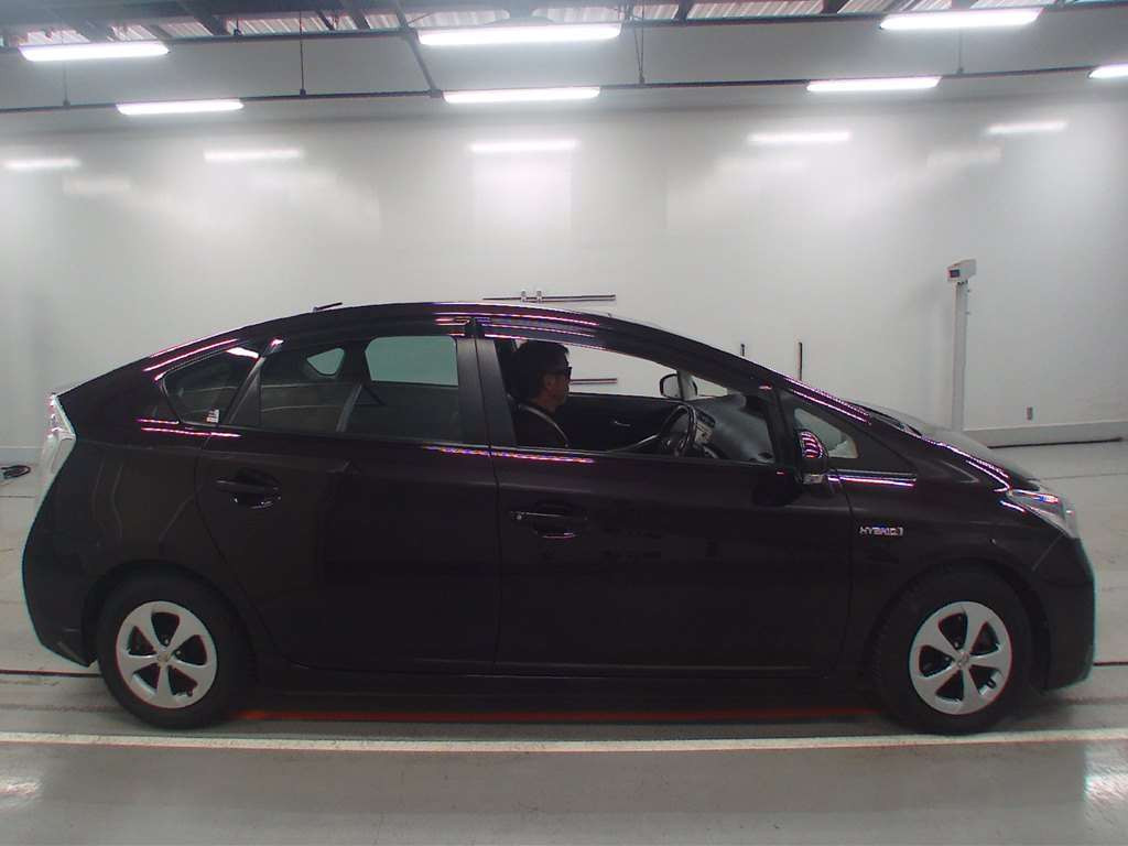 2014 Toyota Prius ZVW30[2]