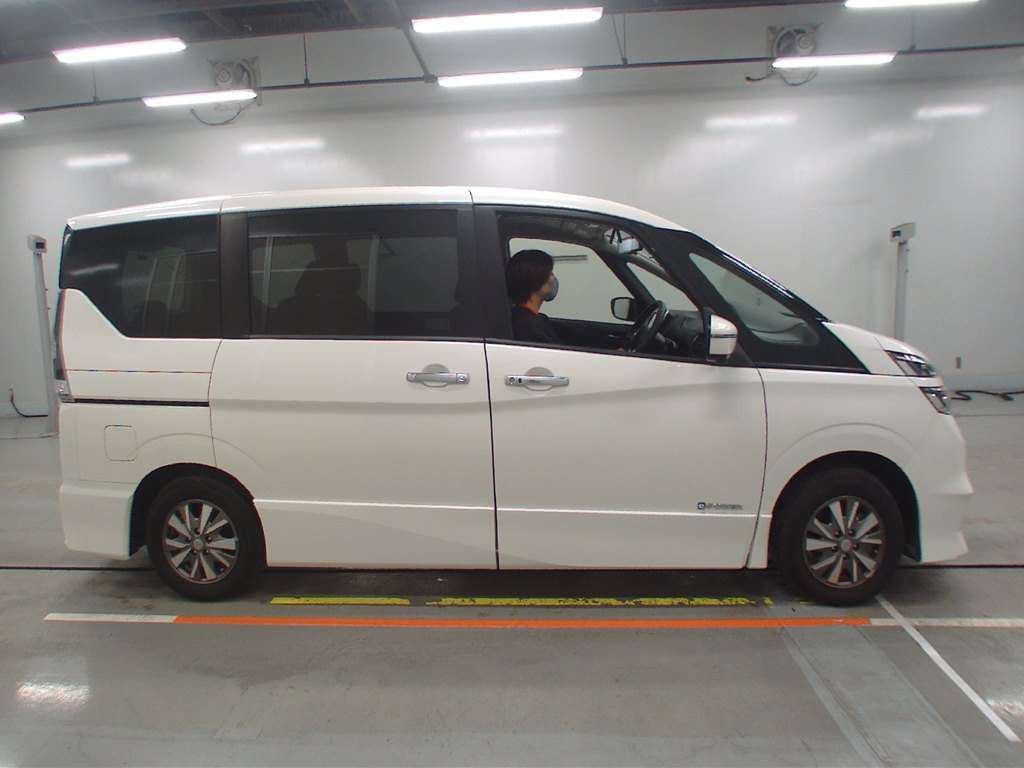 2018 Nissan Serena HFC27[2]