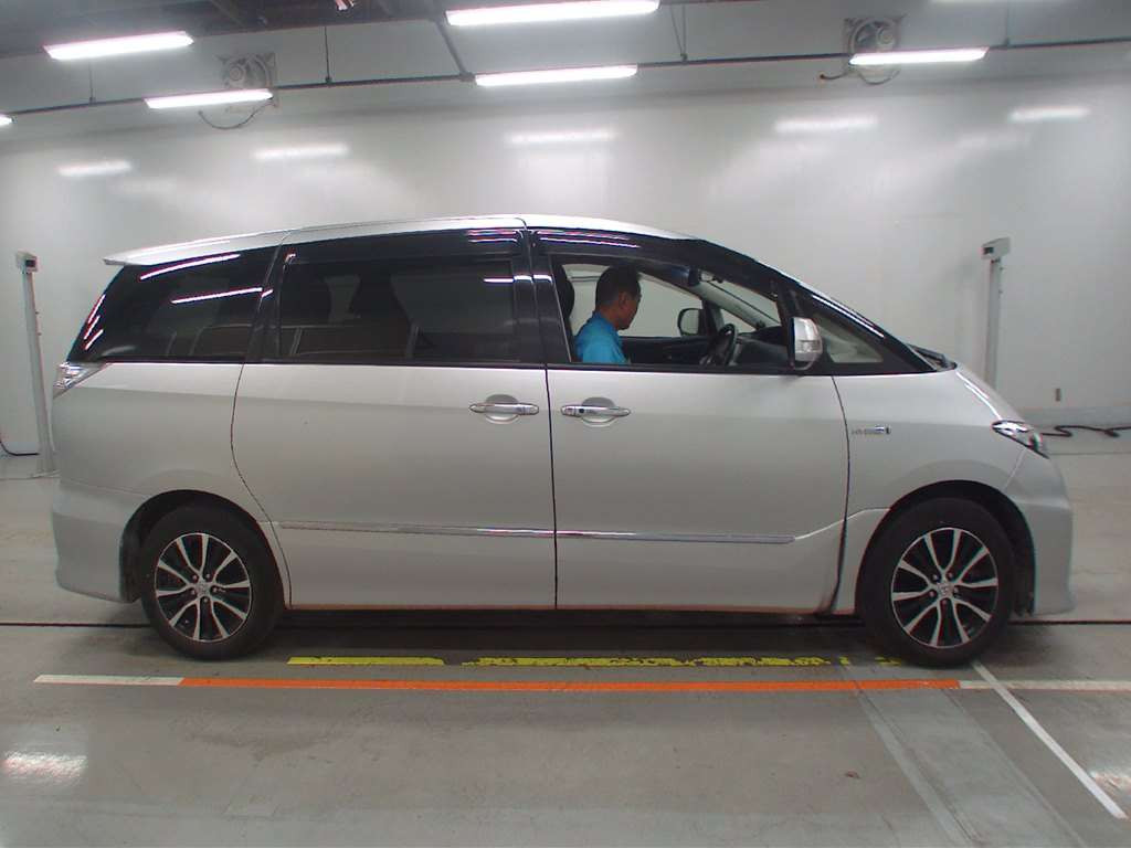 2015 Toyota Estima Hybrid AHR20W[2]