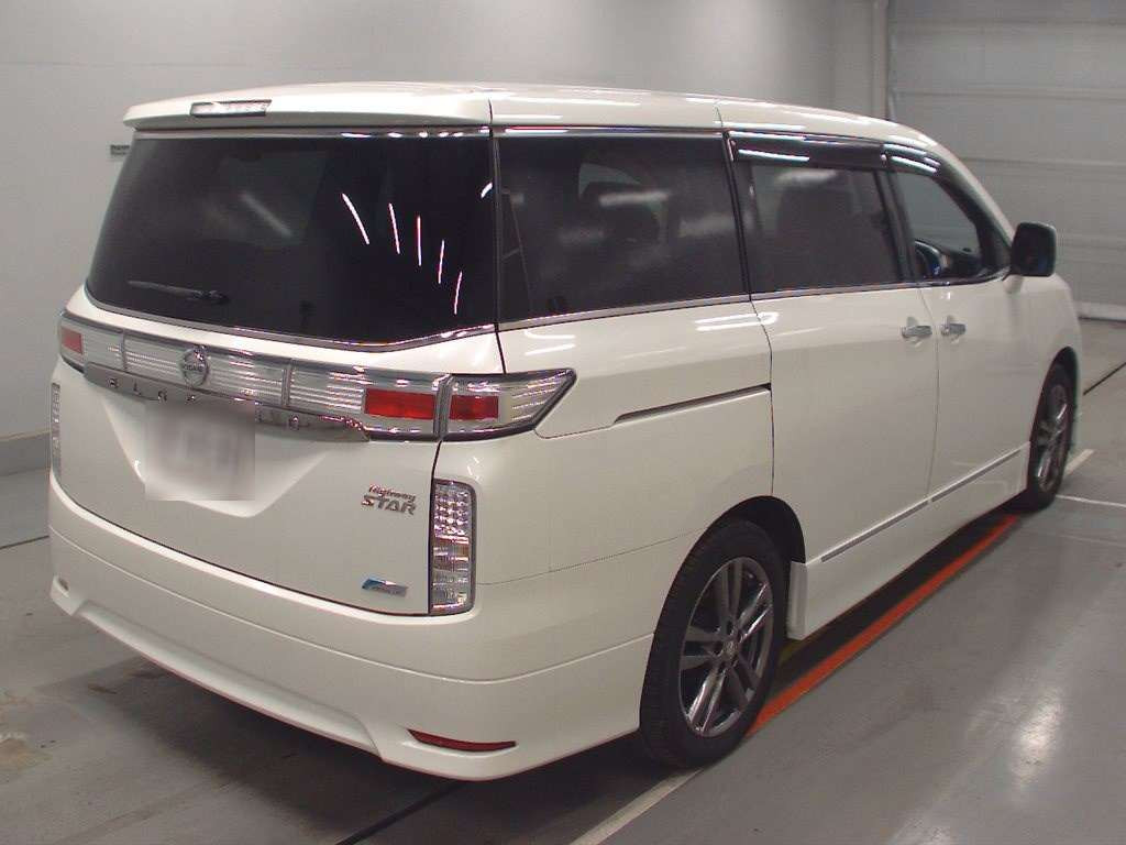 2012 Nissan Elgrand TE52[1]