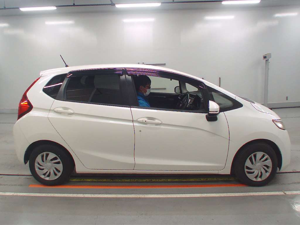 2016 Honda Fit GK3[2]