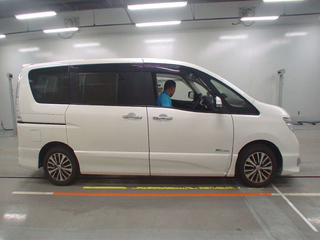 2015 Nissan Serena HFC26[2]