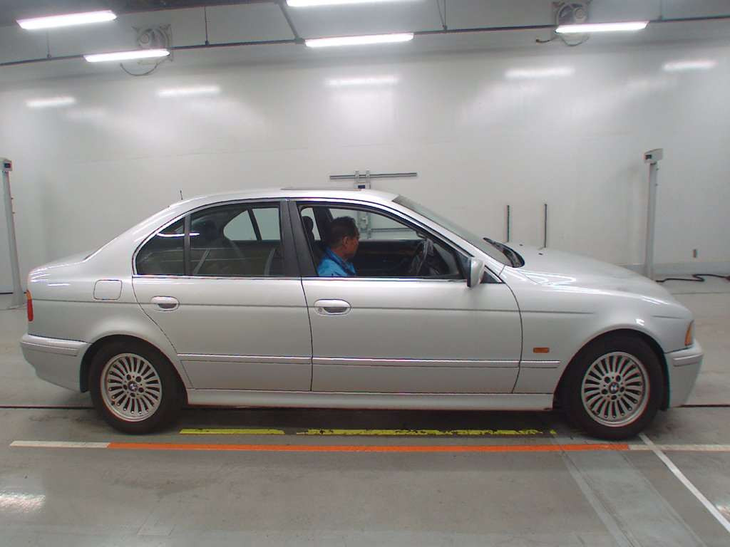 2002 BMW 5 Series DT25[2]