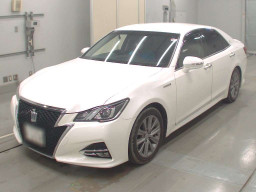 2016 Toyota Crown Hybrid