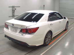 2016 Toyota Crown Hybrid