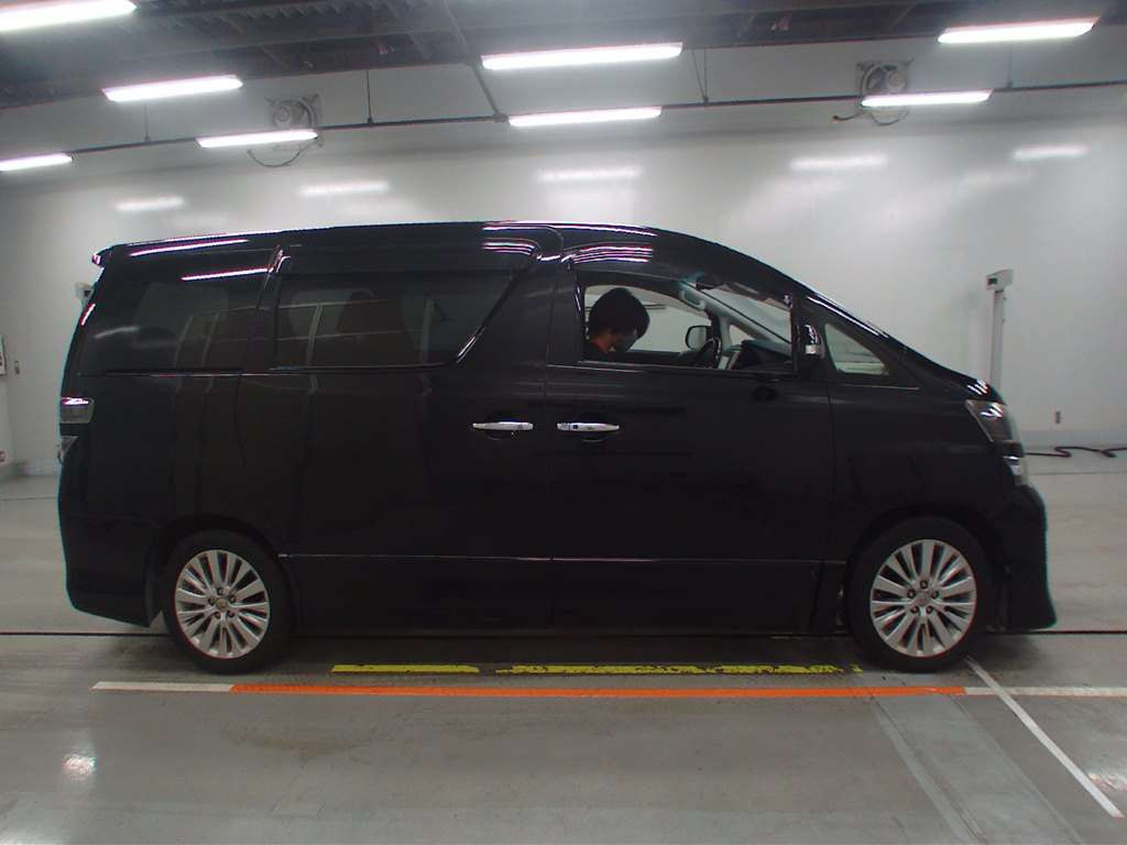 2013 Toyota Vellfire ANH20W[2]