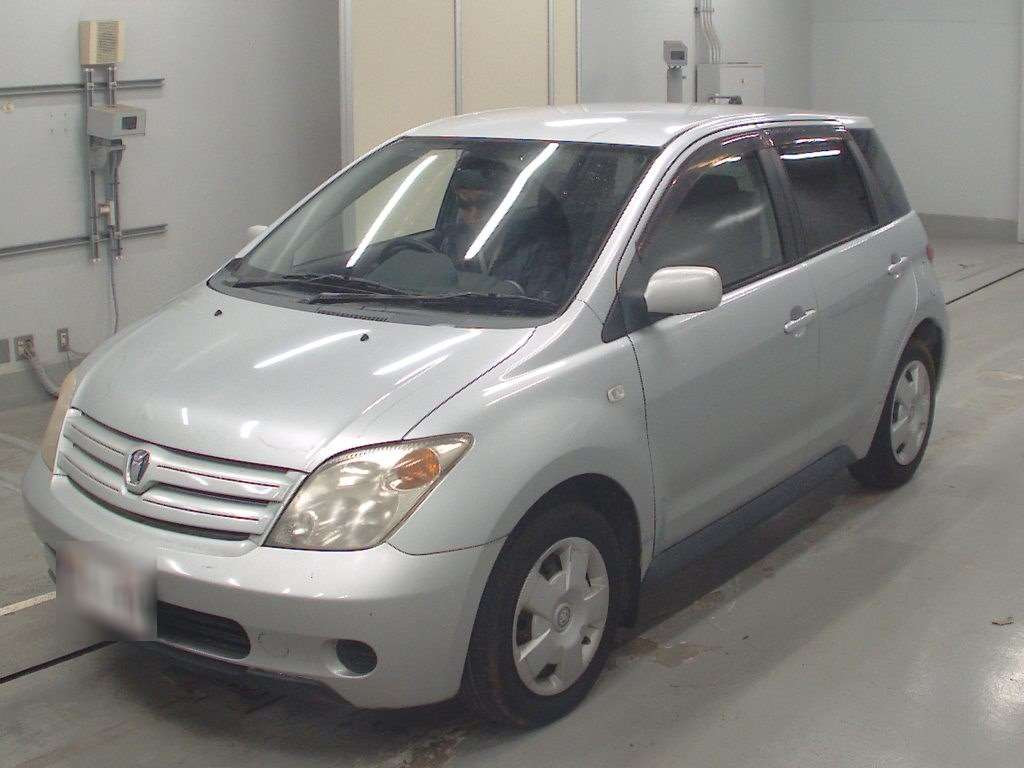 2005 Toyota IST NCP60[0]