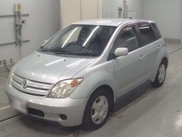 2005 Toyota IST