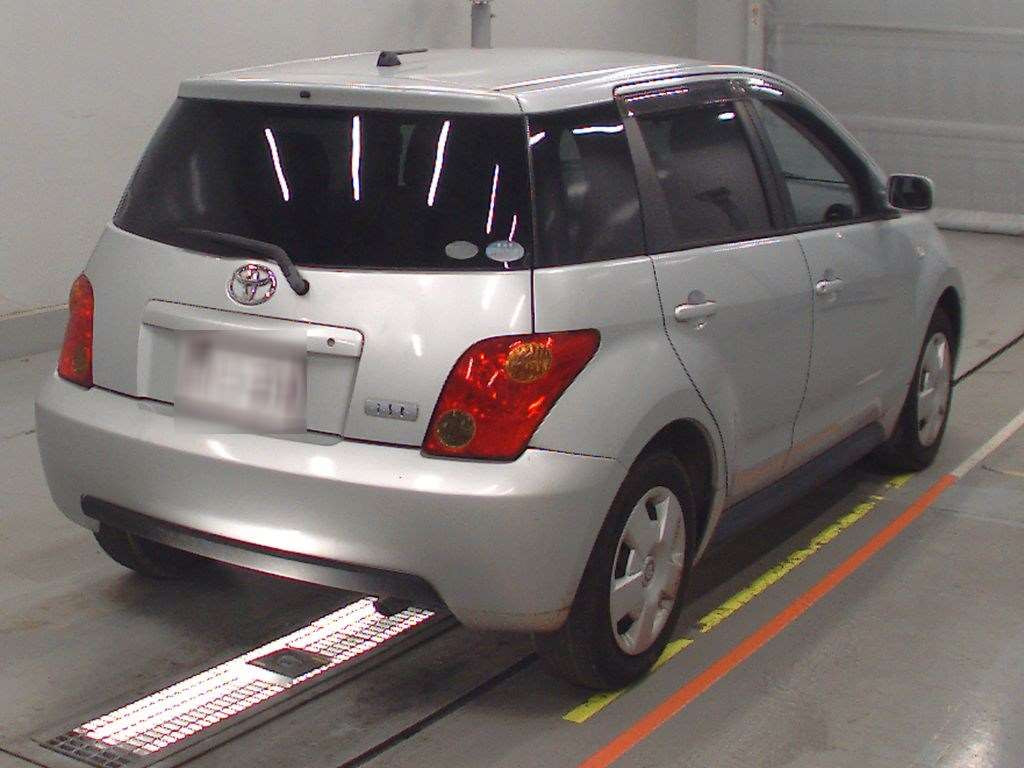 2005 Toyota IST NCP60[1]