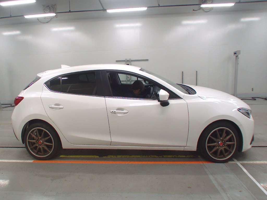 2015 Mazda Axela Sport BMEFS[2]