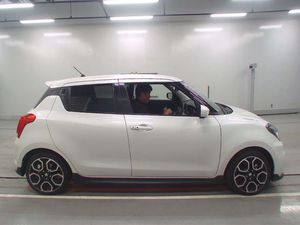 2024 Suzuki Swift Sport ZC33S[2]