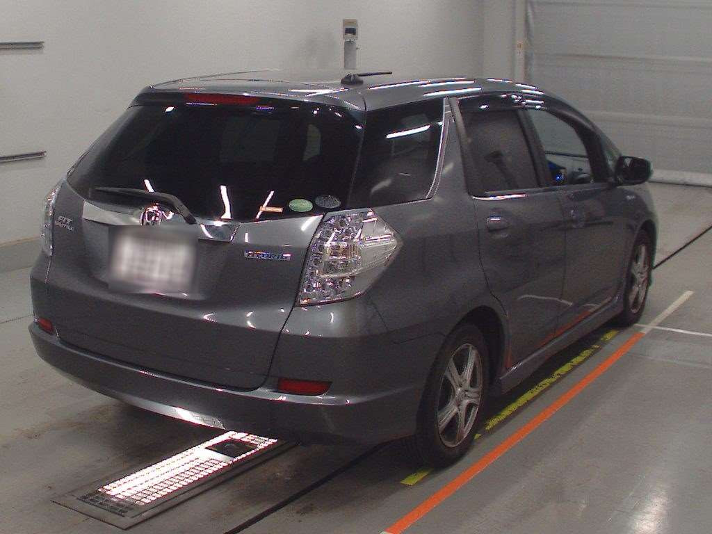 2012 Honda Fit Shuttle Hybrid GP2[1]