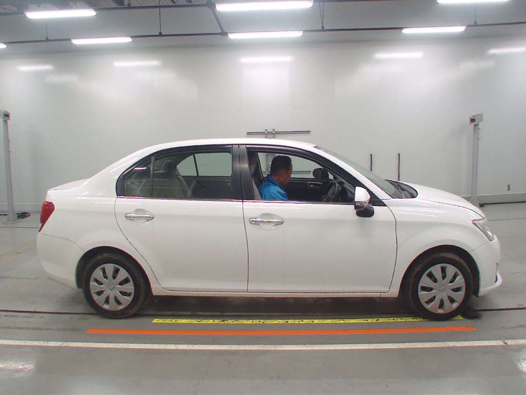 2012 Toyota Corolla Axio NZE161[2]