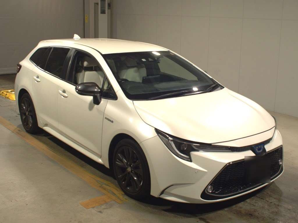 2019 Toyota Corolla Touring Wagon ZWE211W[2]