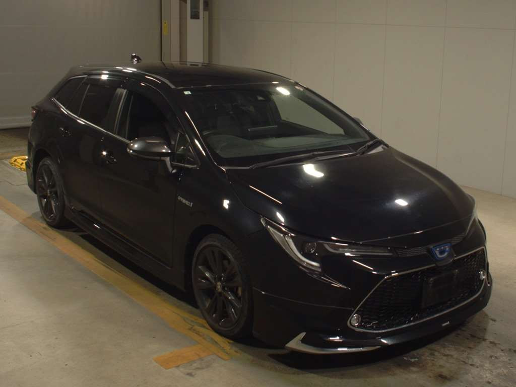 2020 Toyota Corolla Touring Wagon ZWE211W[2]