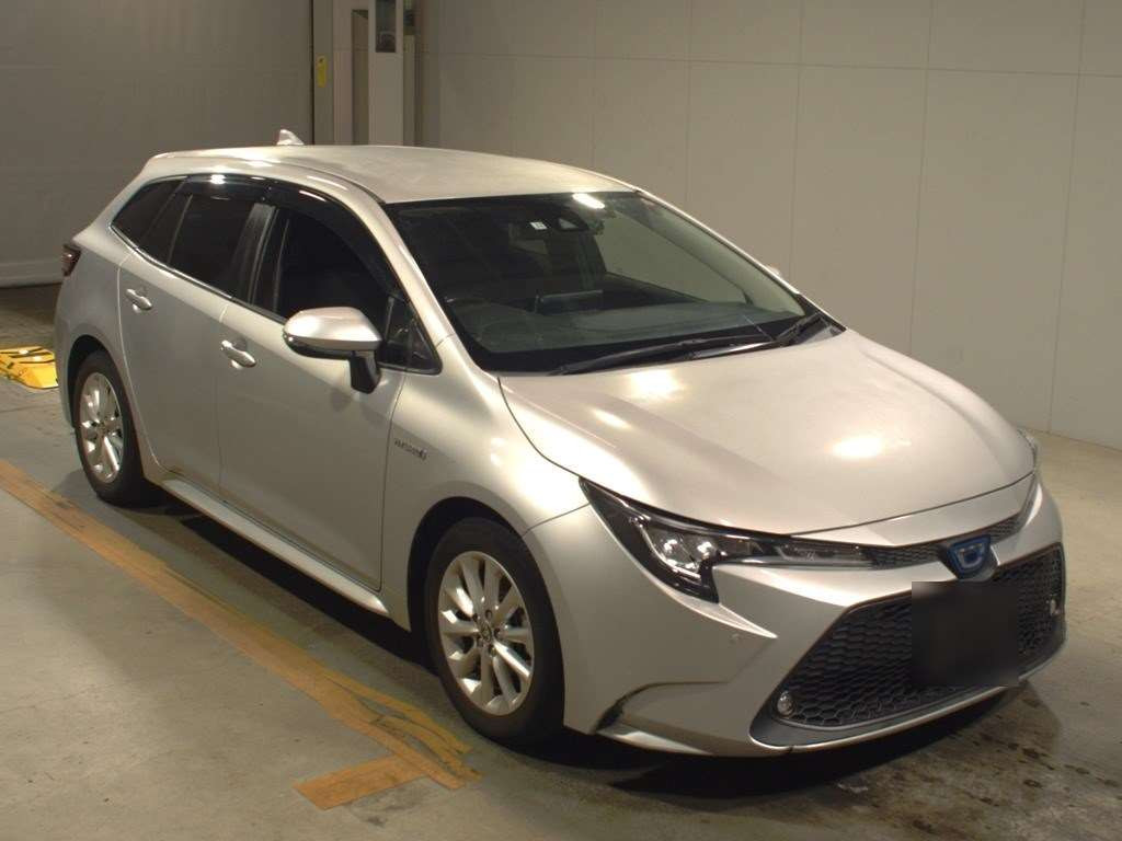 2019 Toyota Corolla Touring Wagon ZWE211W[2]