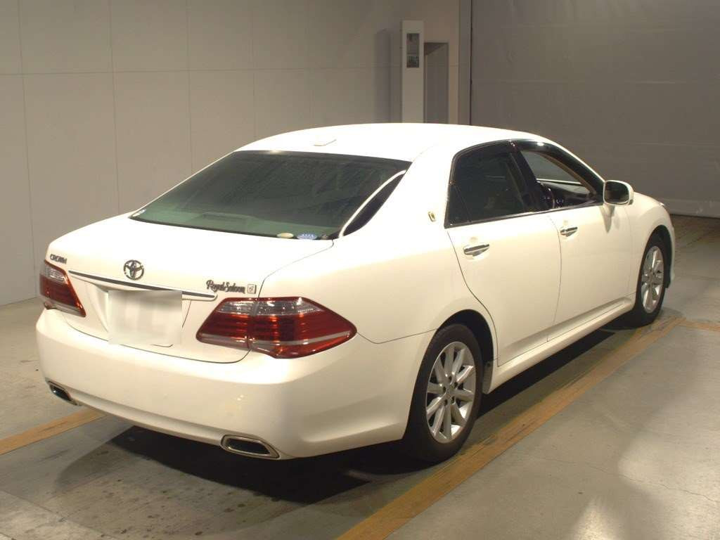 2010 Toyota Crown GRS202[1]